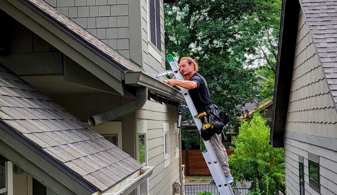 repairing broken gutters