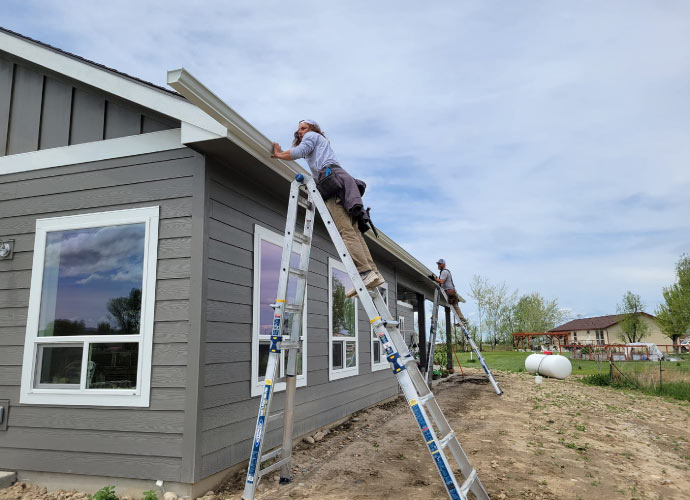 Seamless gutter installation