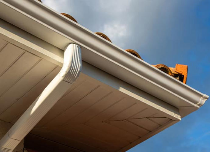 Installed seamless gutter